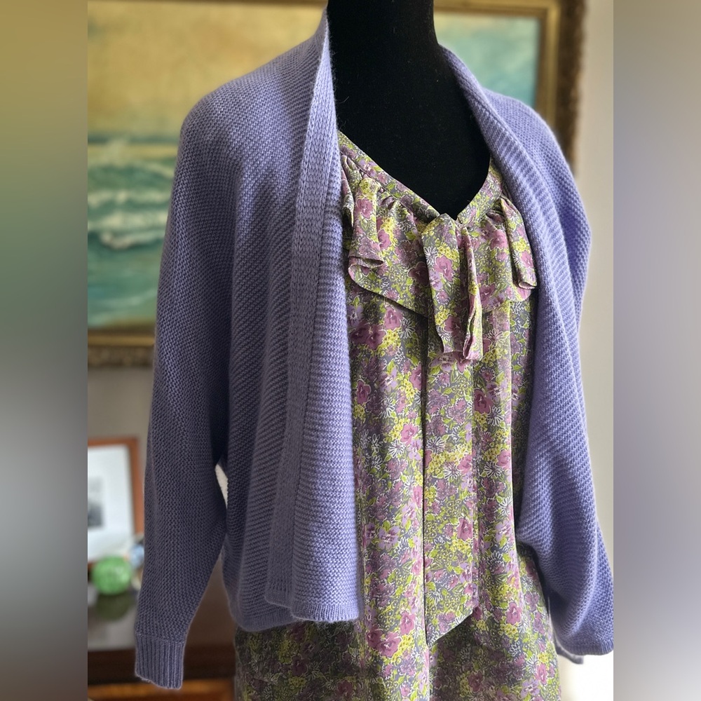 fei Floral Ruffle V-Neck Top - Picture 5 of 5